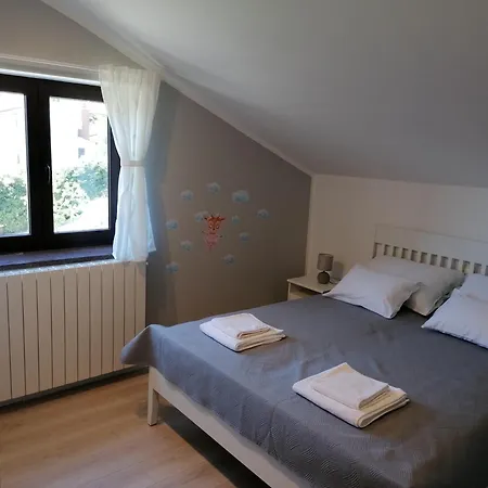 Apartment Vrh *