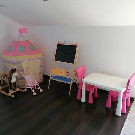 Apartment Vrh *