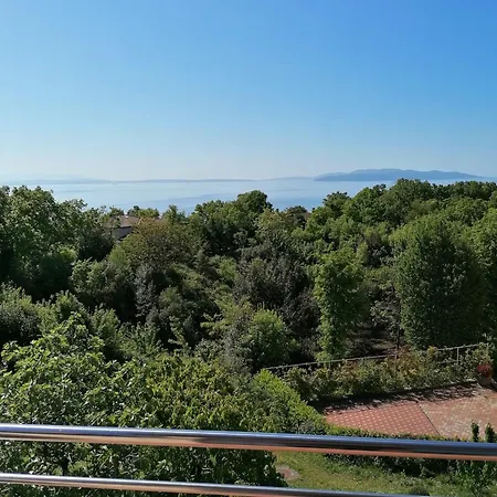 Apartment Vrh